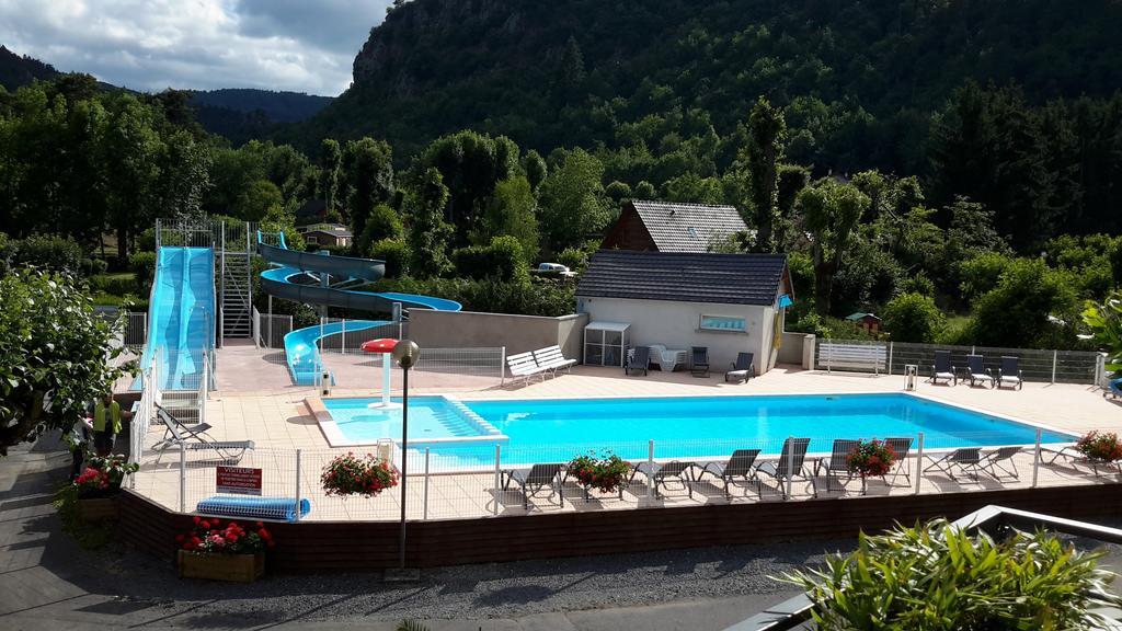 Hotel Camping La Cle Des Champs Saint-Nectaire Exterior foto